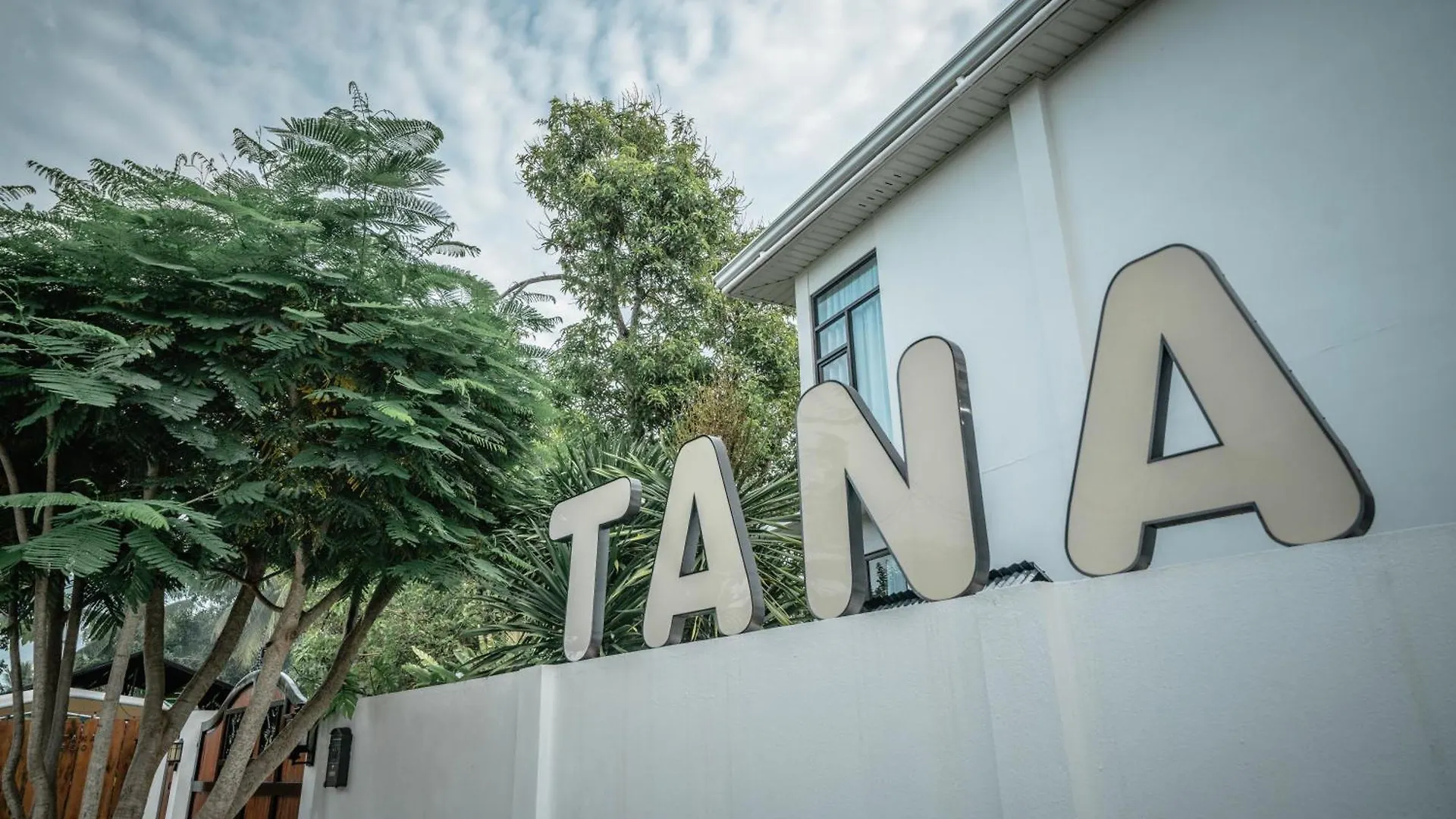 Villa Tana Mysterious Garden Panglao Philippinen