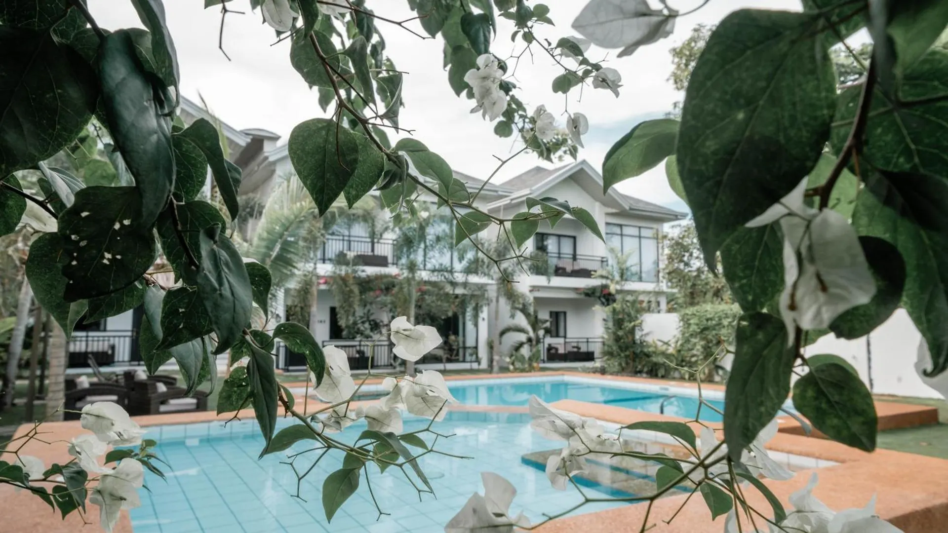 Villa Tana Mysterious Garden Panglao Ferienhaus