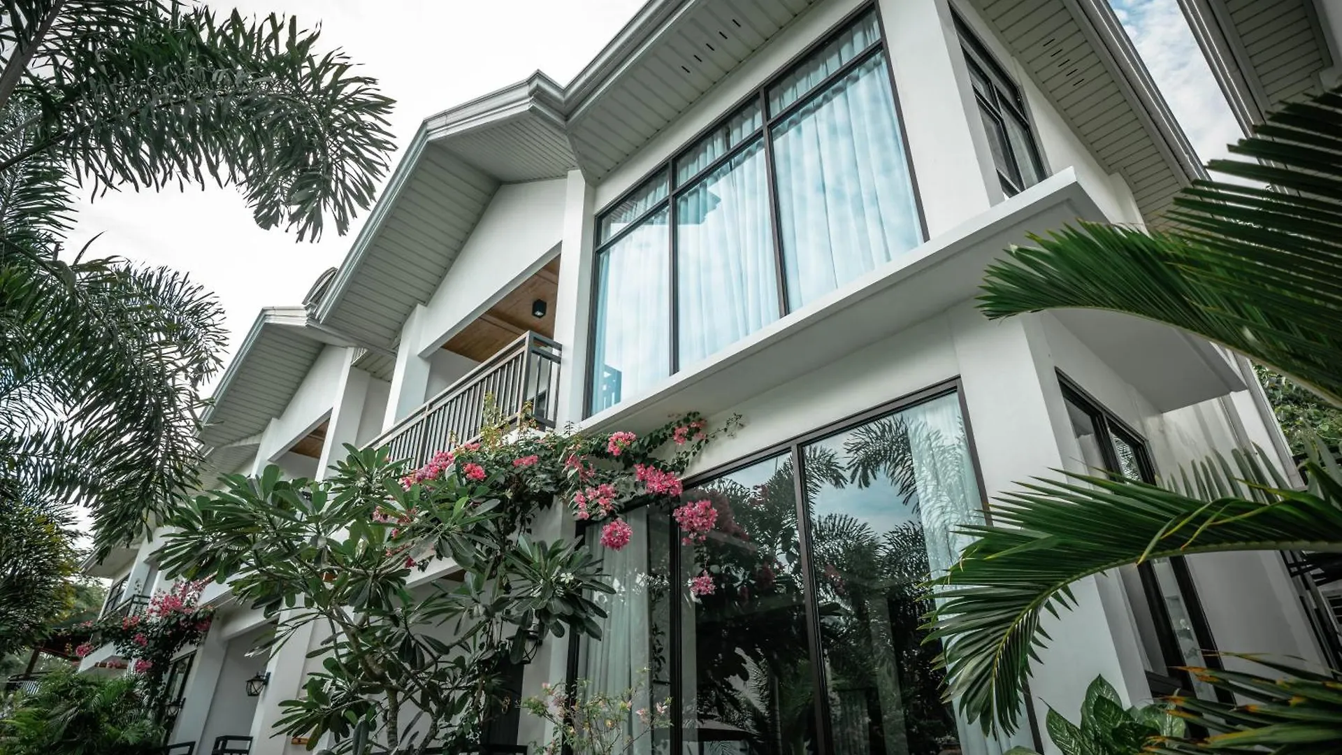 Villa Tana Mysterious Garden Panglao