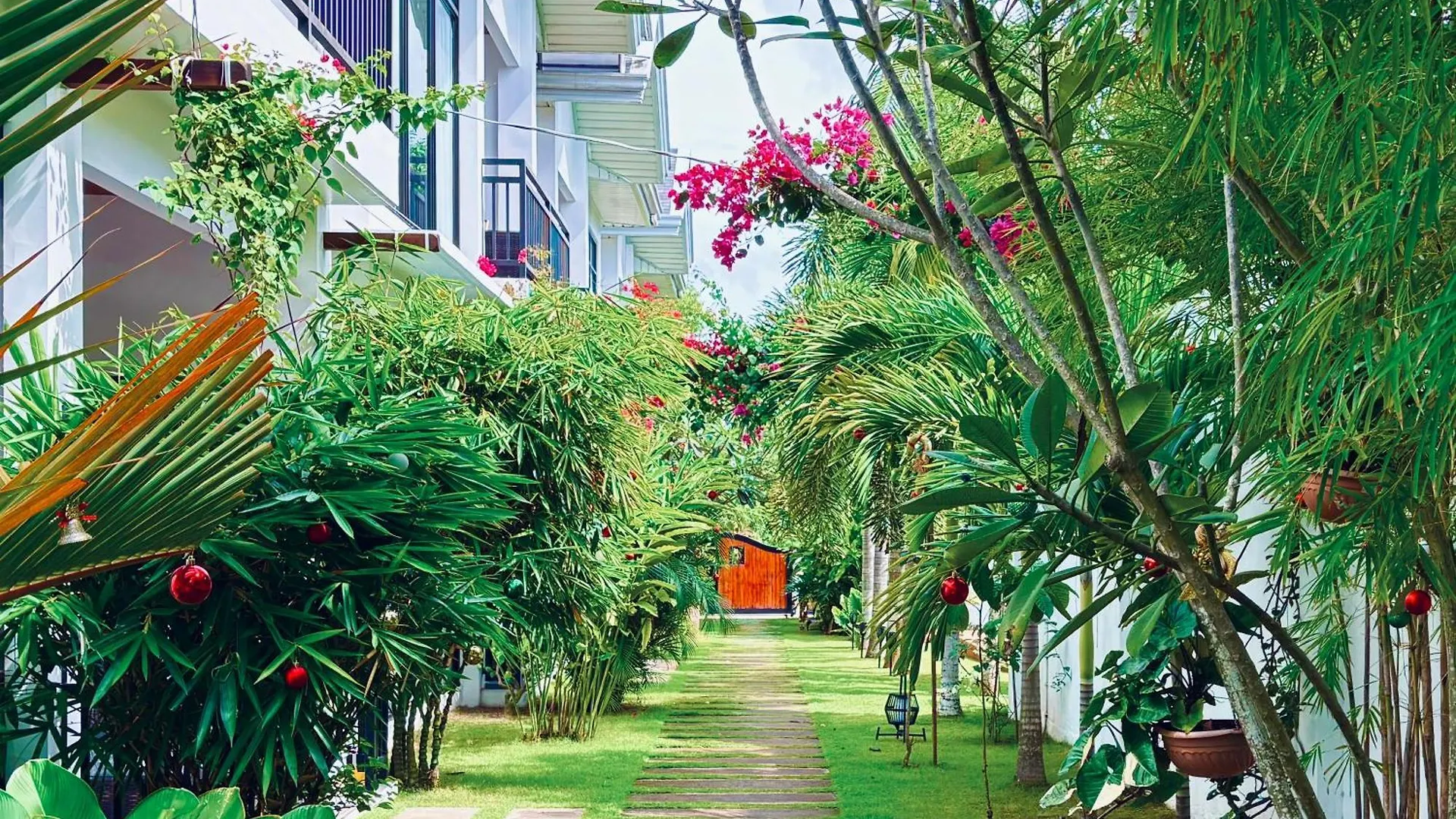 Villa Tana Mysterious Garden Panglao Philippinen