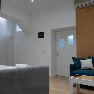 https://britneys-apartments.albaniahotels.org