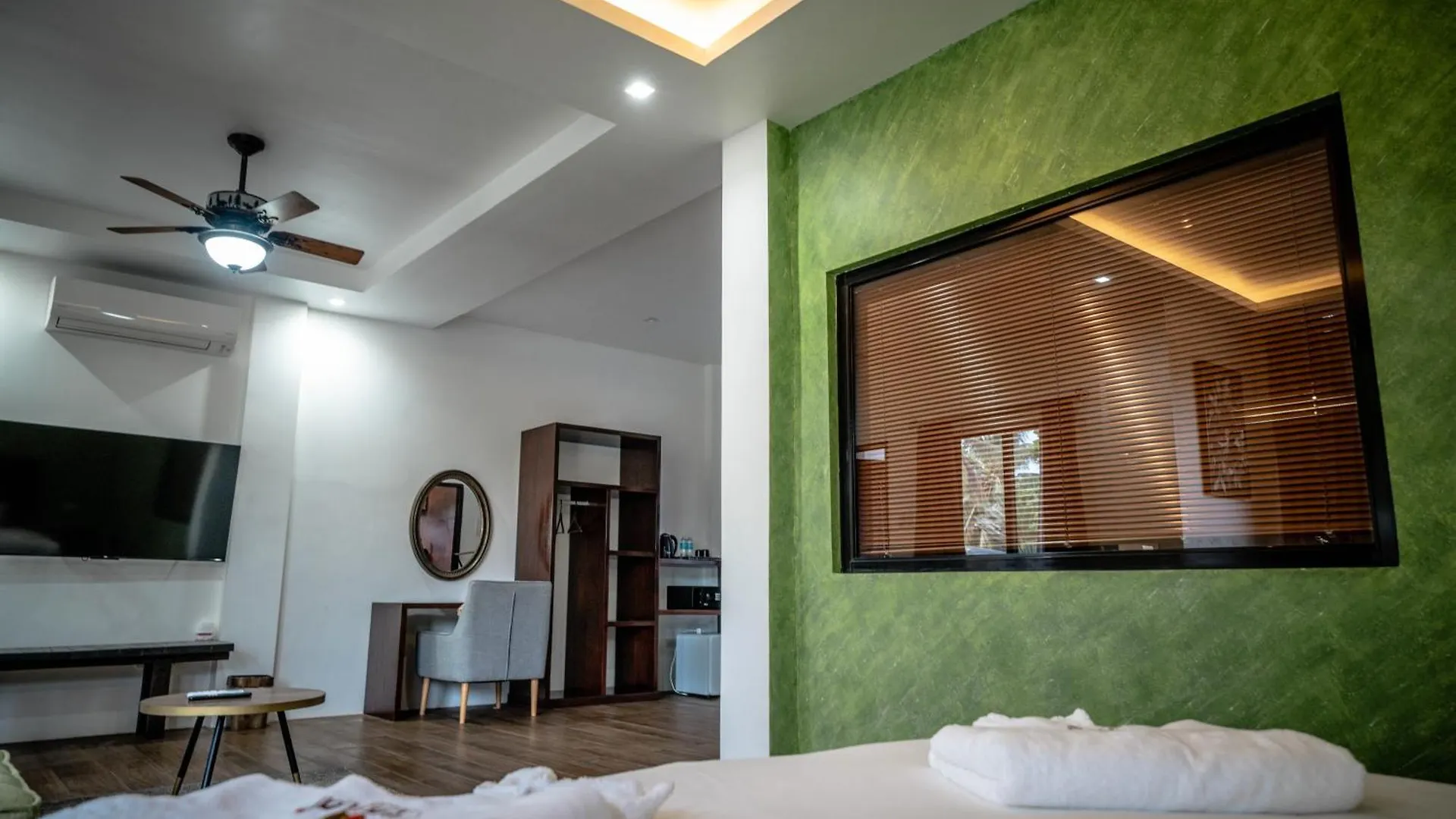 Tana Mysterious Garden Villa Panglao 0*,  Filipinler